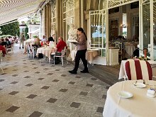 Le petit déj 03