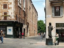 PLace de l'Erbe 04