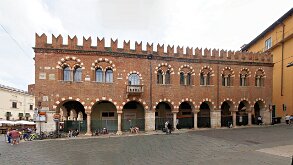 PLace de l'Erbe 08