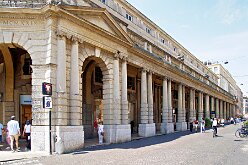 Place Bra 02