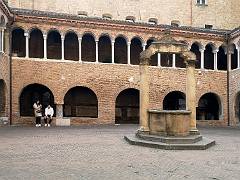 Piazza e complesso santo Stefano 07