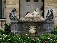 Cour de la Mairie 02