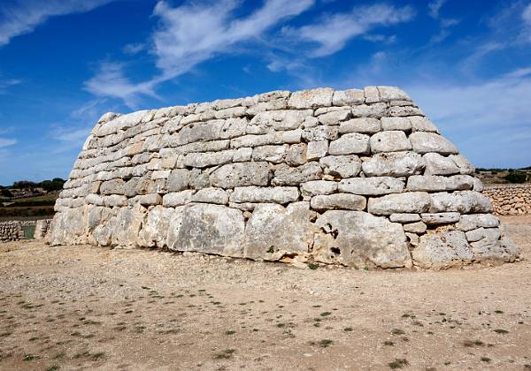 Naveta des Tudons