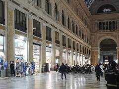 La Galleria Umberto I 12