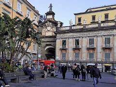 Piazza Dante 02