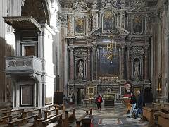 Piazza e Chiesa del Gesù 11