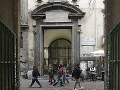 Piazza e Chiesa del Gesù 20